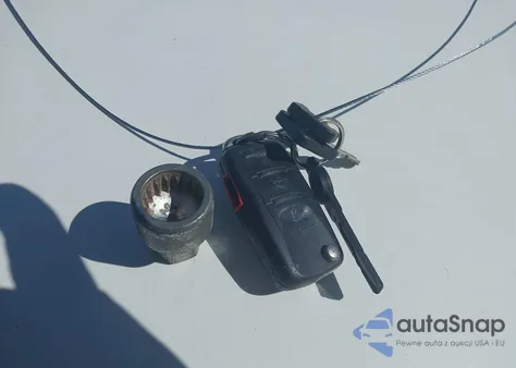 2006 Volkswagen Touareg V6 from USA, damaged, VIN WVGLG77L76D005582